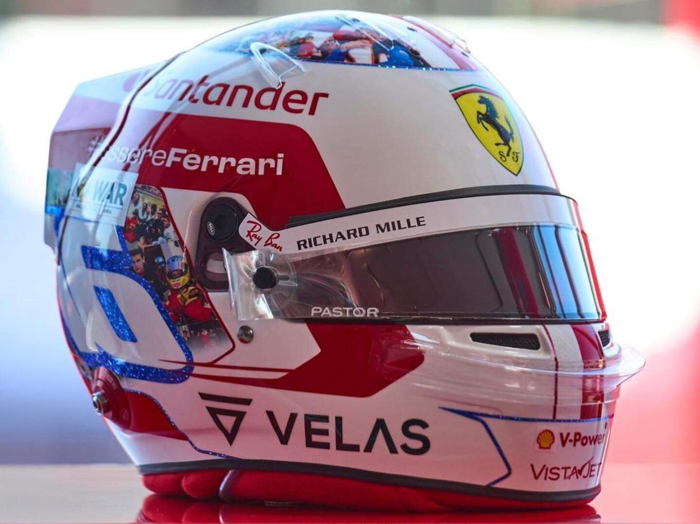 シャルル・ルクレール、フランス仕様のヘルメット : F1通信jp シャルル・ルクレール、フランス仕様のヘルメット : F1通信jp