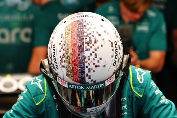 セバスチャン・ベッテル「F1ラストデザイン」2022年F1アブダビGP用ヘルメットデザイン