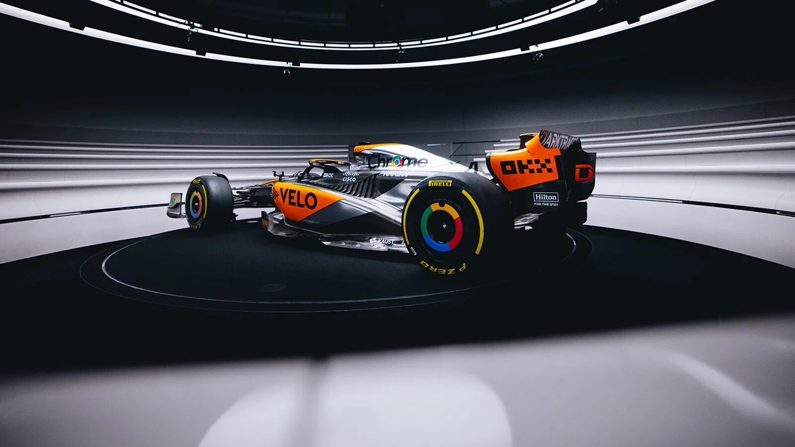 マクラーレンとグーグルがイギリスGPで往年のクロームカラー マクラーレンとグーグルがイギリスGPで往年のクロームカラー