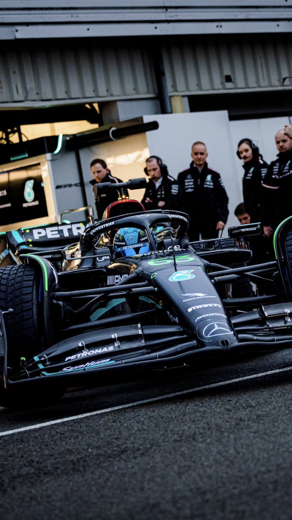 メルセデスW14デモンストレーション走行、ジョージ・ラッセル