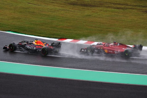 フェルスタッペンはルクレールに差をつけることができたので、レッドブルを戦略的に助けた:2022年F1日本GP