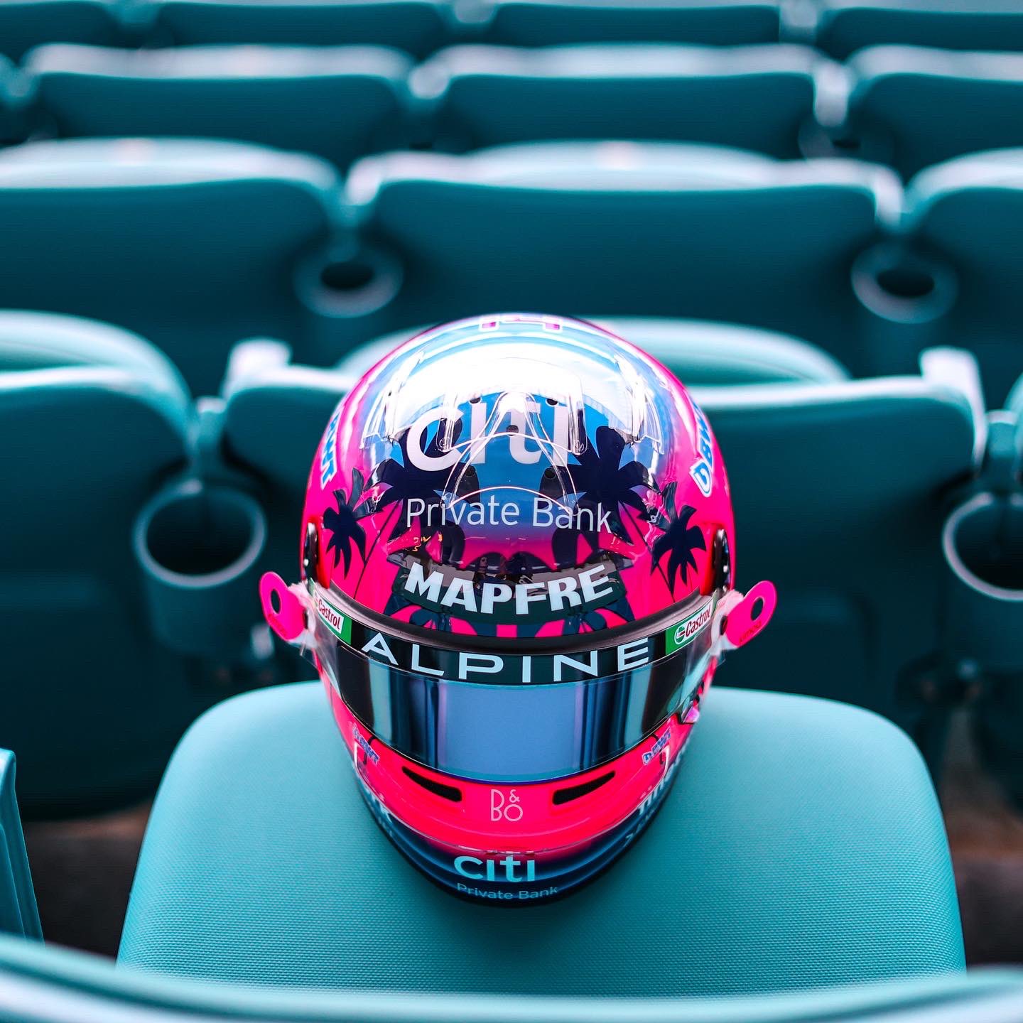 フェルナンド・アロンソ、マイアミ仕様のヘルメット : F1通信jp フェルナンド・アロンソ、マイアミ仕様のヘルメット : F1通信jp