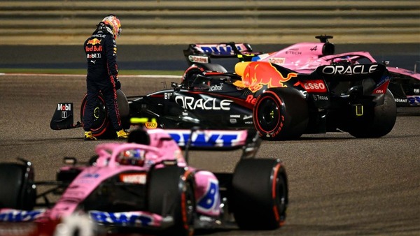 セルジオ・ペレス、ファイナルラップ(57周目)でスピンしてコース上にストップし、リタイア:2022年F1バーレーンGP
