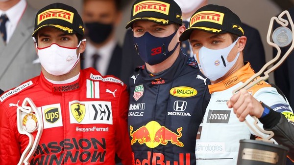 カルロス・サインツJr.、マックス・フェルスタッペン、ランド・ノリス:2021年F1モナコGP表彰式