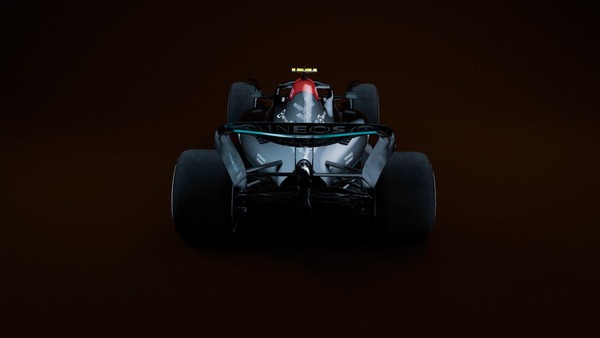 2022年F1マシンに描かれたメルセデスのの2021年カラーリング