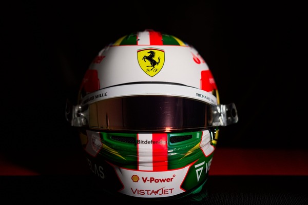 シャルル・ルクレール(フェラーリ)2022年F1サンパウロGP用ヘルメットデザイン