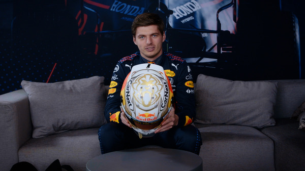 マックス・フェルスタッペン:2022年F1ヘルメット写真