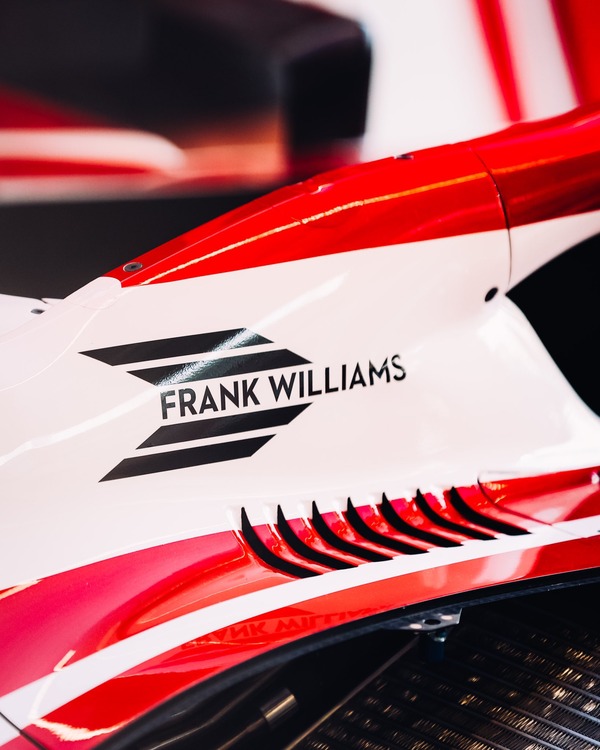 故フランク・ウィリアムズへの追悼カラーリング：アルファロメオF1チーム、2021年F1サウジアラビアGP