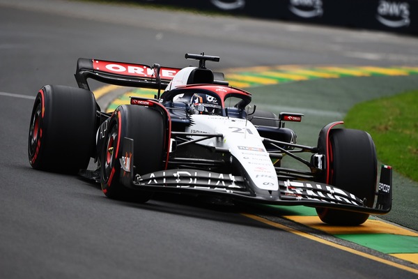 ニック・デ・フリース 2023年F1ヘルメット（BELL製ヘルメット）