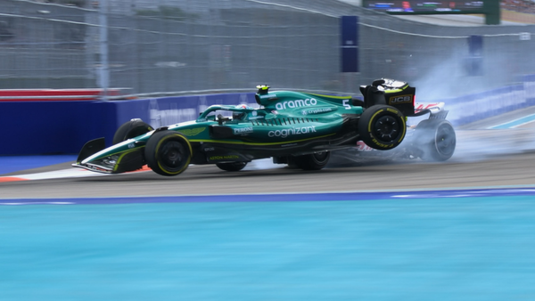 シューマッハ、ベッテルに追突:2022年F1マイアミGP