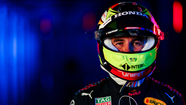 セルジオ・ペレス 2021年F1ヘルメット