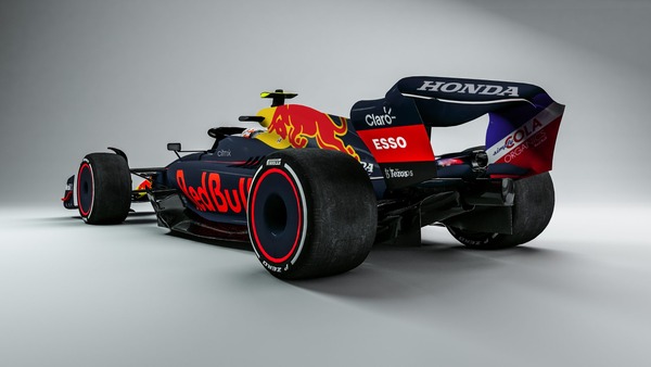 2022年F1マシンに描かれたレッドブル・ホンダの2021年カラーリング