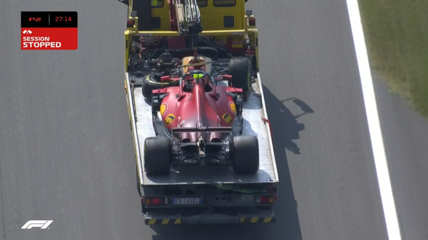 トラックに載せてマシン撤去作業