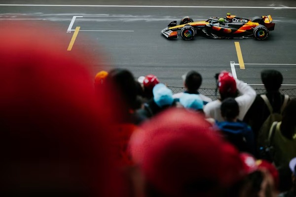 ノリスは、終盤のブレーキトラブルにもかかわらず、スプリントよりもグランプリで大幅に速かった:2025年F1中国GP