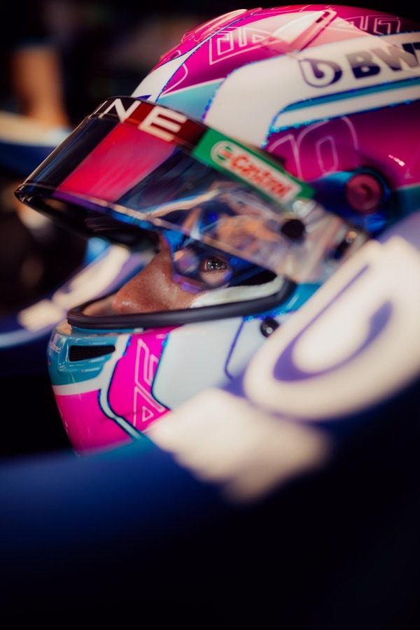 ピエール・ガスリー、マイアミ仕様のヘルメット：2023年F1マイアミGP