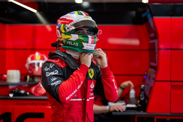 シャルル・ルクレール(フェラーリ)2022年F1サンパウロGP用ヘルメットデザイン