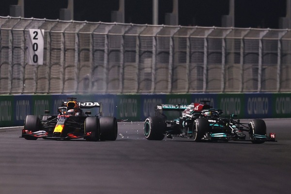 フェルスタッペンが減速してハミルトンが追突、37周目:2021年F1サウジアラビアGP