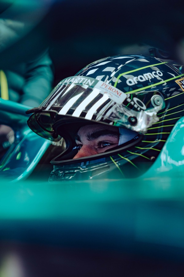 ランス・ストロール 2022年F1ヘルメット