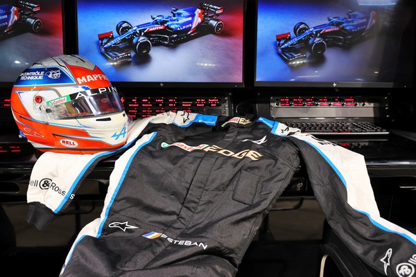 エステバン・オコン（アルピーヌ）2021年F1ヘルメット
