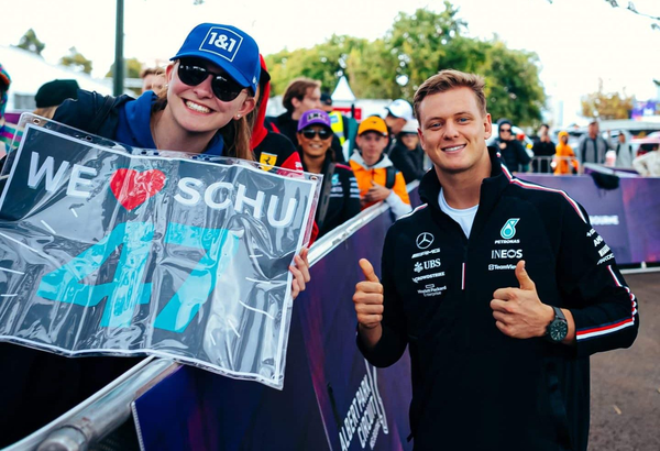 今シーズンのミック・シューマッハは、パドックでメルセデスのユニフォームを着用している：2023年F1オーストラリアGP
