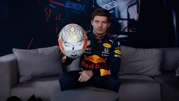 マックス・フェルスタッペン:2022年F1ヘルメット写真