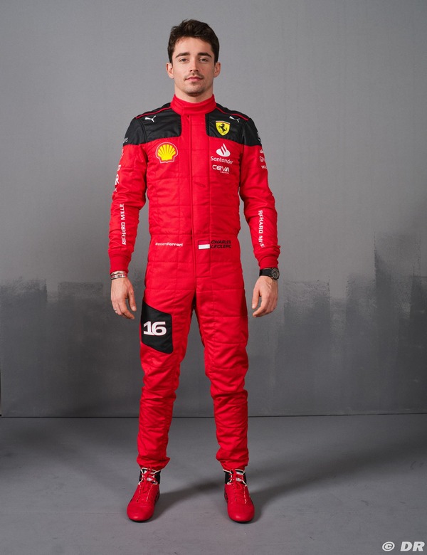 シャルル・ルクレールの2023年F1レーシングスーツとF1レーシングブーツ、アンダーウエア