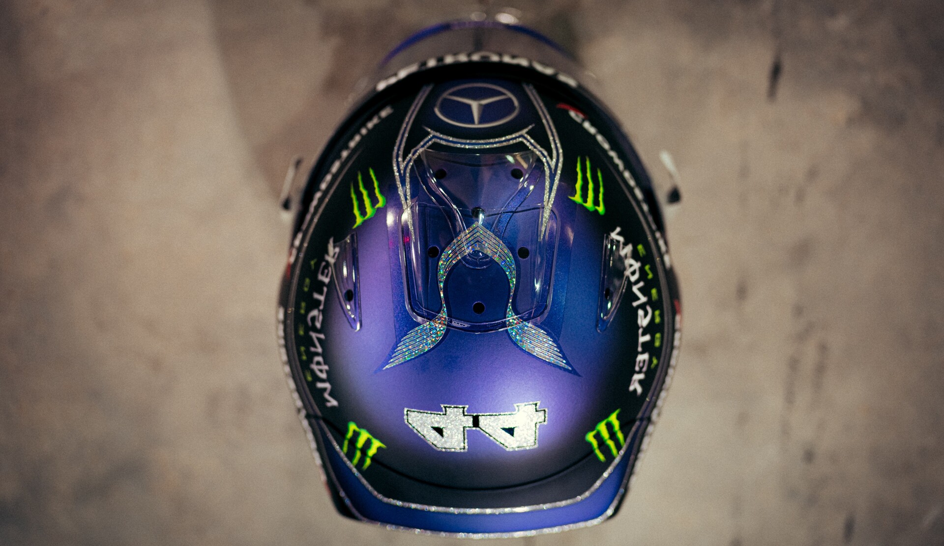 ルイス・ハミルトン 2021年F1ヘルメット写真 : F1通信jp ルイス・ハミルトン 2021年F1ヘルメット写真 : F1通信jp