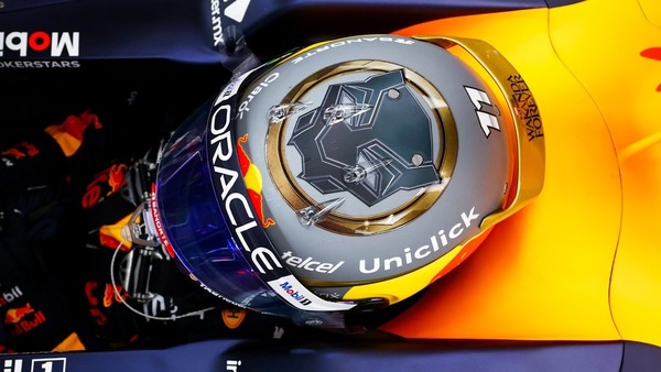 セルジオ・ペレス（レッドブル）2022年F1サンパウロGP用のヘルメットデザイン「ブラックパンサー」