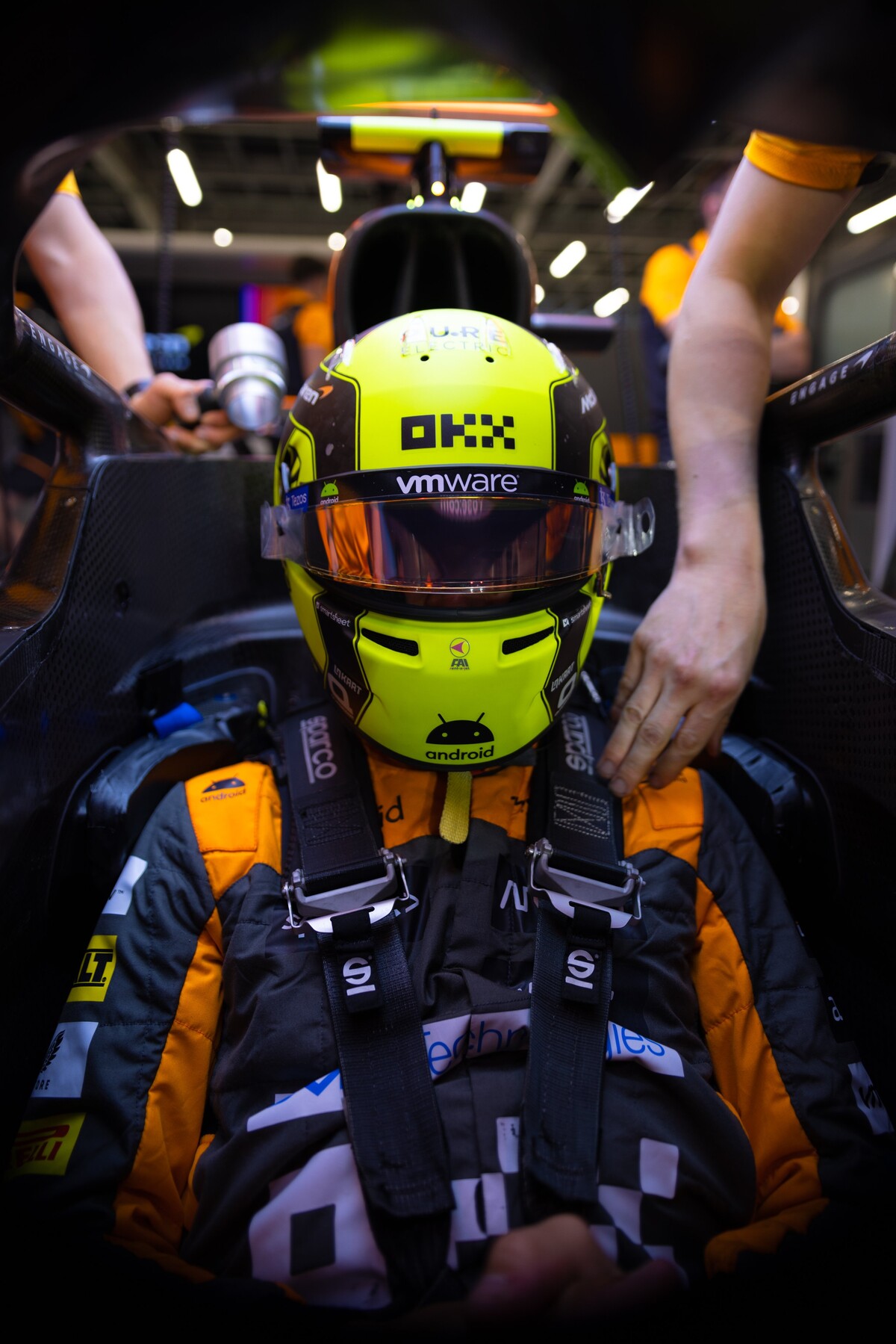 1/2ヘルメット マクラーレンF1 ランド・ノリス 2023年 アメリカGP ランド・ノリス 2023年F1ヘルメット写真 : F1通信jp