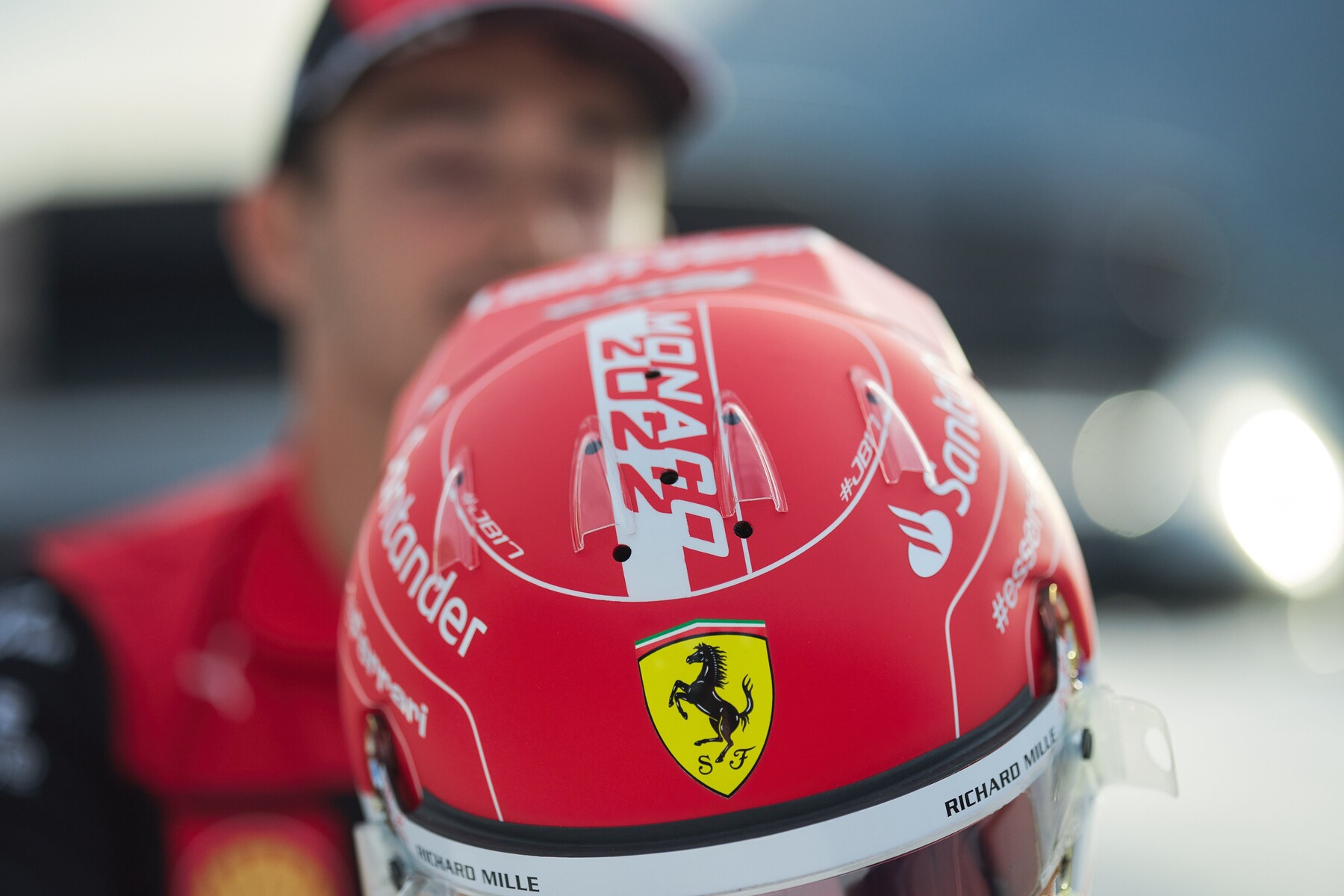 シャルル・ルクレール、モナコ仕様のヘルメット : F1通信jp シャルル・ルクレール、モナコ仕様のヘルメット : F1通信jp