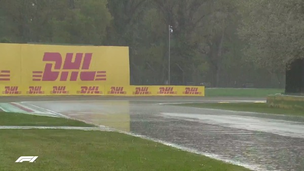 コースの一部で強い雨が降っている:2021年F1エミリア・ロマーニャGP
