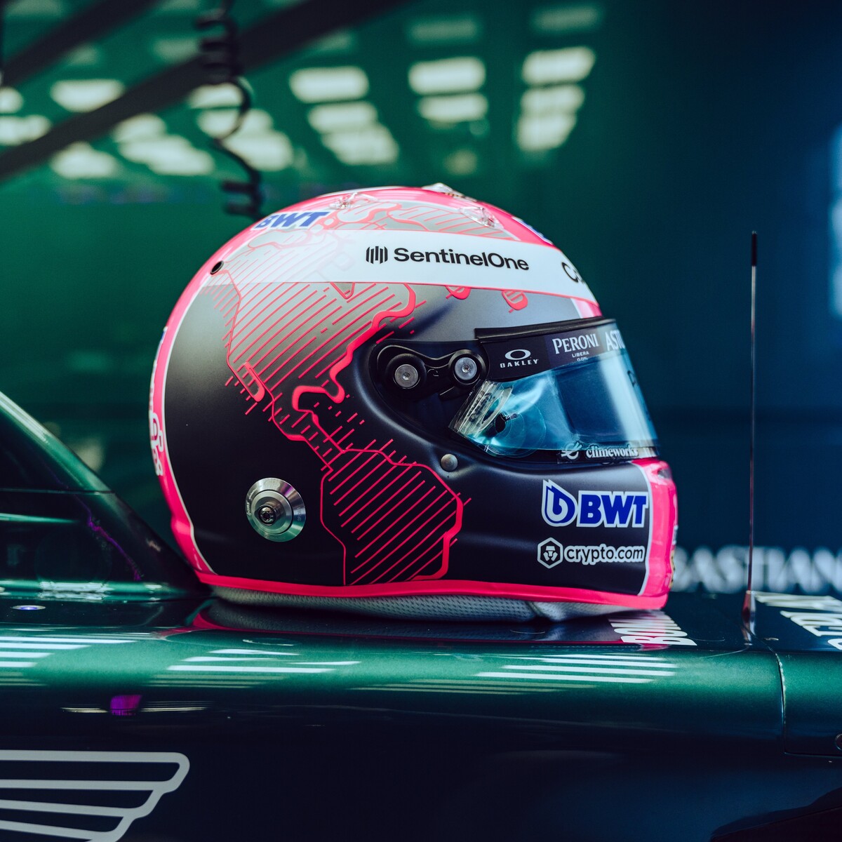 セバスチャン・ベッテル、オーストリア仕様のヘルメット : F1通信jp