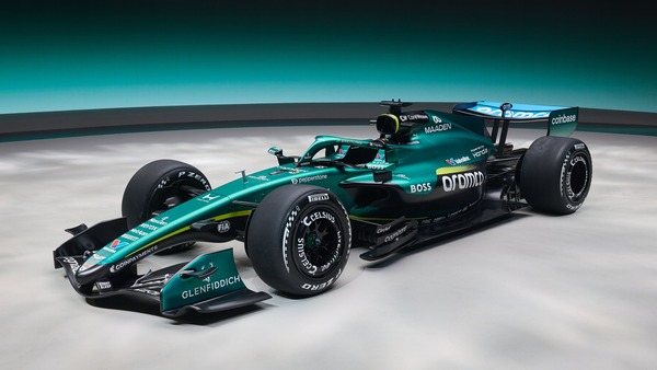 アストンマーティンAMR26