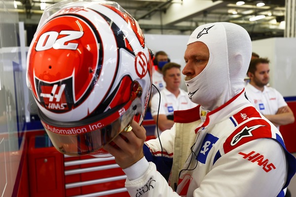 ケビン・マグヌッセン 2022年F1ヘルメット