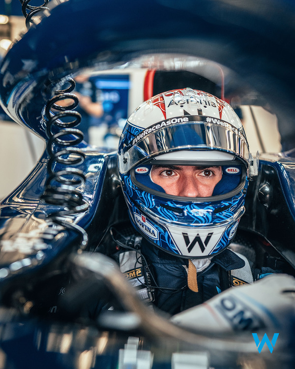 ニコラス・ラティフィ 2022年F1ヘルメット
