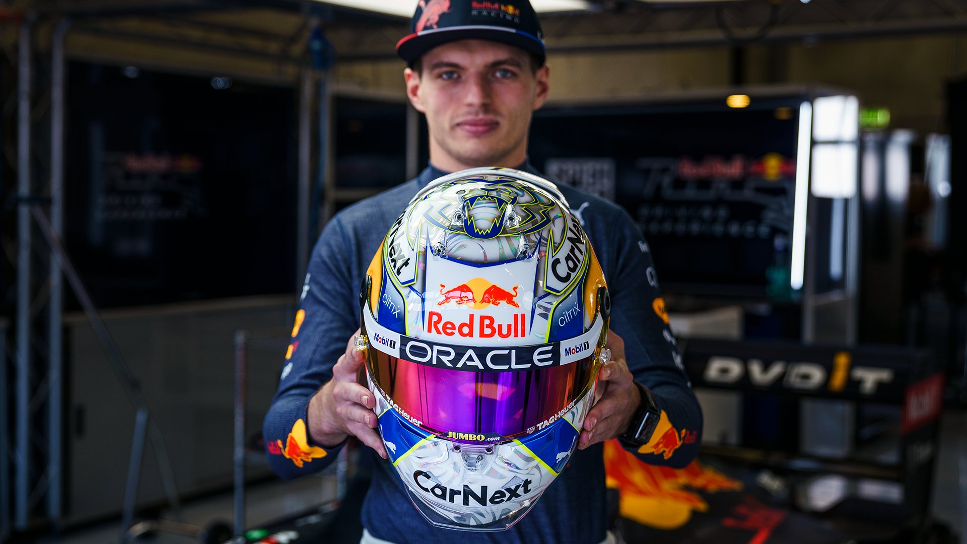 マックス・フェルスタッペン、オーストリア仕様のヘルメット : F1通信jp