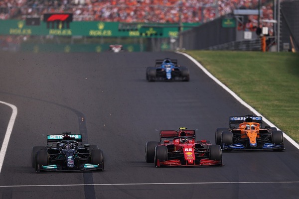 ハミルトンは、最下位から表彰台まで追い上げ、何度もオーバーテイクを見せた:2021年F1ハンガリーGP