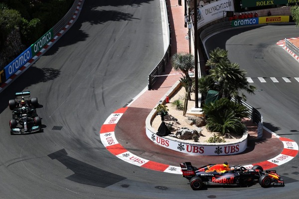 マックス・フェルスタッペン(レッドブル・ホンダ)、ヴァルテリ・ボタス(メルセデス):2021年F1モナコGP