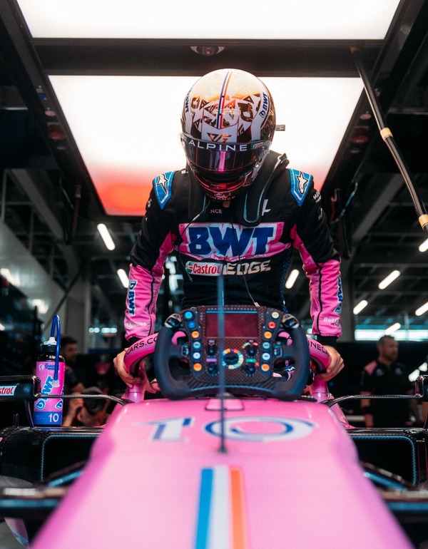 ピエール・ガスリー 2023年F1ヘルメット（BELL製ヘルメット）