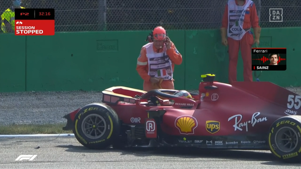 サインツ、クラッシュ