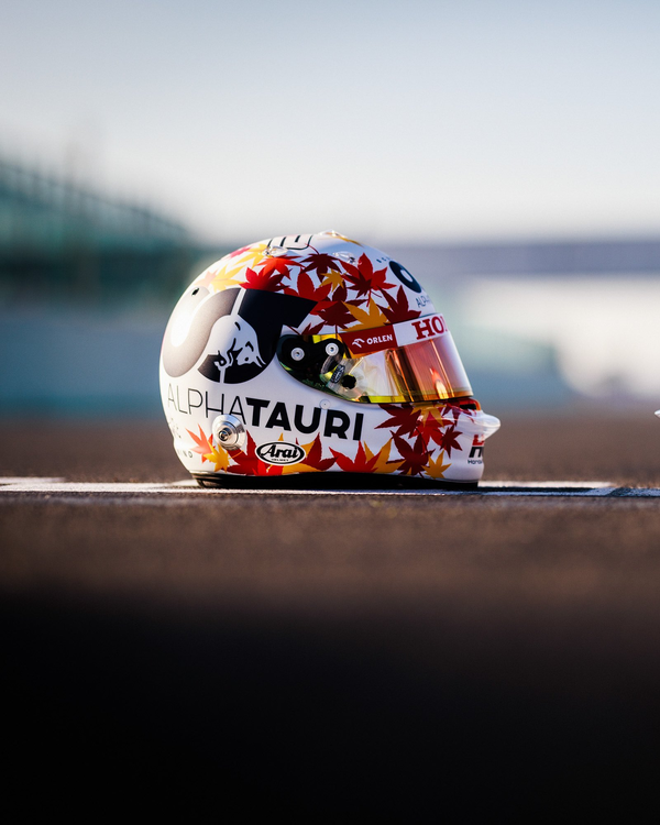 角田裕毅 2023年F1ヘルメット(アライ製ヘルメット)