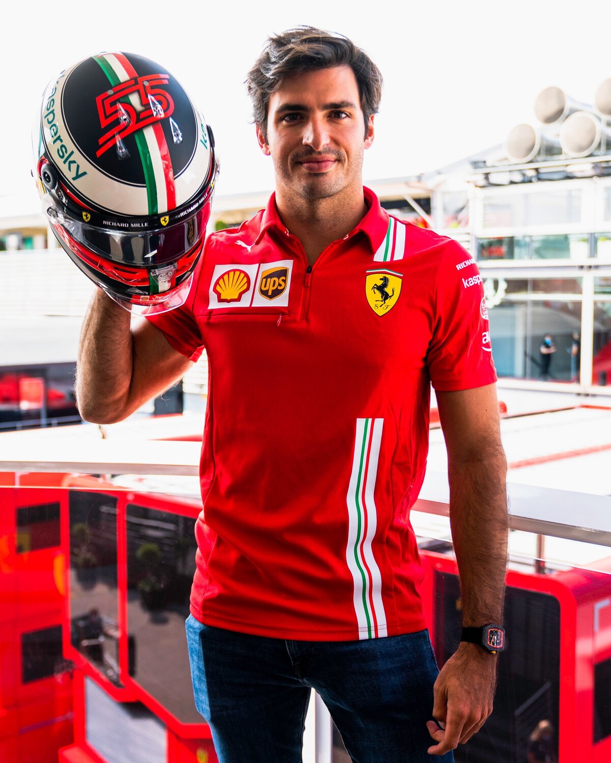 カルロス・サインツ、モンツァ仕様のヘルメット : F1通信jp