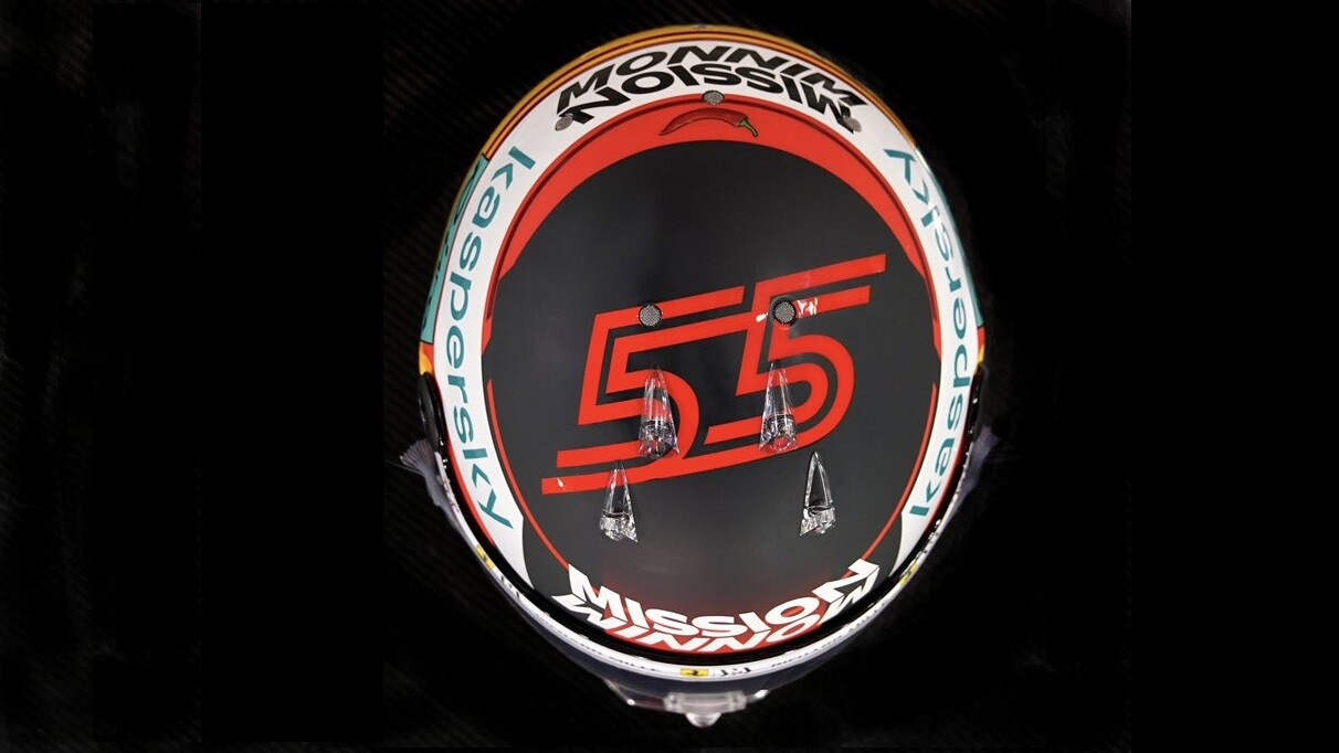 カルロス・サインツ 2021年F1ヘルメット写真 : F1通信jp カルロス・サインツ 2021年F1ヘルメット写真 : F1通信jp