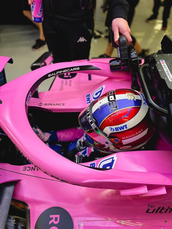 エステバン・オコン 2022年F1ヘルメット