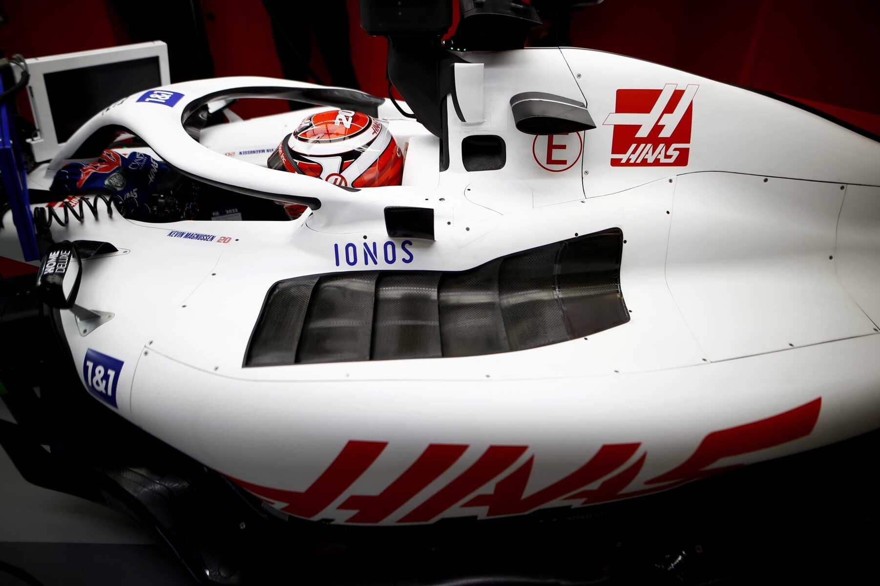 1/2 ヘルメット ハース フェラーリ F1 VF-22 マグヌッセン 2022 1/2 ヘルメット ハース フェラーリ F1 VF-22 マグヌッセン 2022 - メルカリ