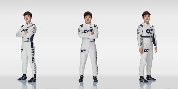 角田裕毅の2022年F1レーシングスーツ