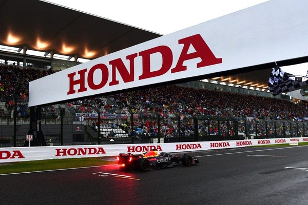 フェルスタッペンが優勝し、タイトルを獲得した:2022年F1日本GP