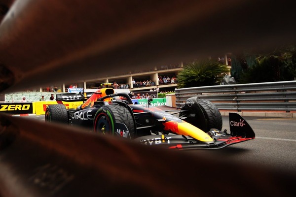 インターミディエイトタイヤをはいたペレスのペースが、モナコにおけるフェラーリの破滅の原因となった:2022年F1モナコGP
