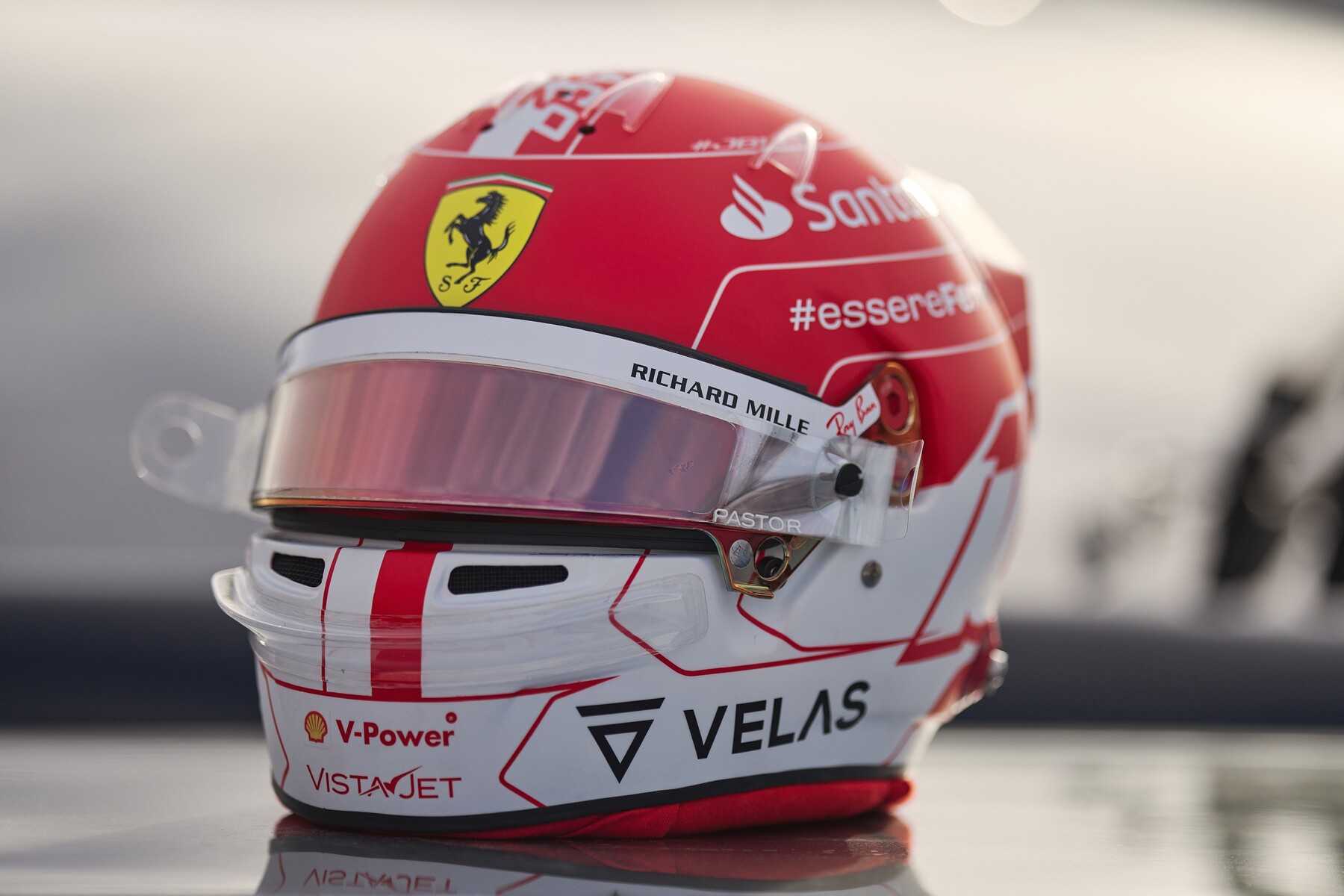 シャルル・ルクレール、モナコ仕様のヘルメット : F1通信jp シャルル・ルクレール、モナコ仕様のヘルメット : F1通信jp