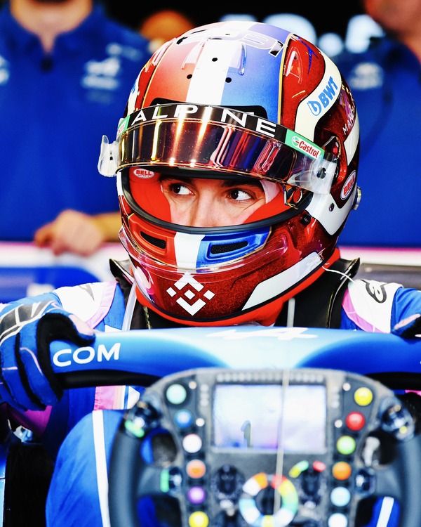 エステバン・オコン 2022年F1ヘルメット